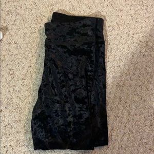 American Eagle back velvet leggings (never worn)